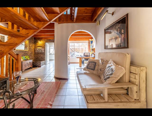 4 BEDROOM HOUSE FOR SALE IN BRYANSTON